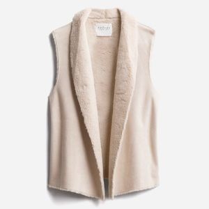 Velvet by Graham and Spencer Yvette Faux Fur Sherpa Vest Cream Tan - XS